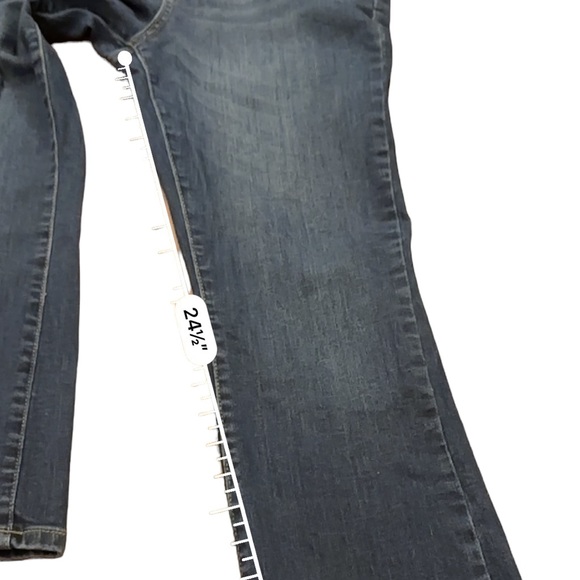 Urban Outfitters BDG Women’s Dark Wash Flare Jeans Size 29 - Picture 4 of 7